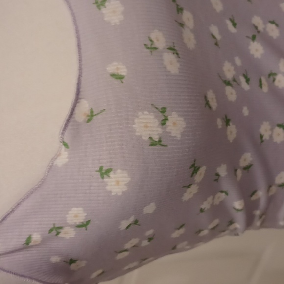 4/$40 Light Purple Floral Fitted Tank Top - Size US 4 (Small) - Picture 2 of 7